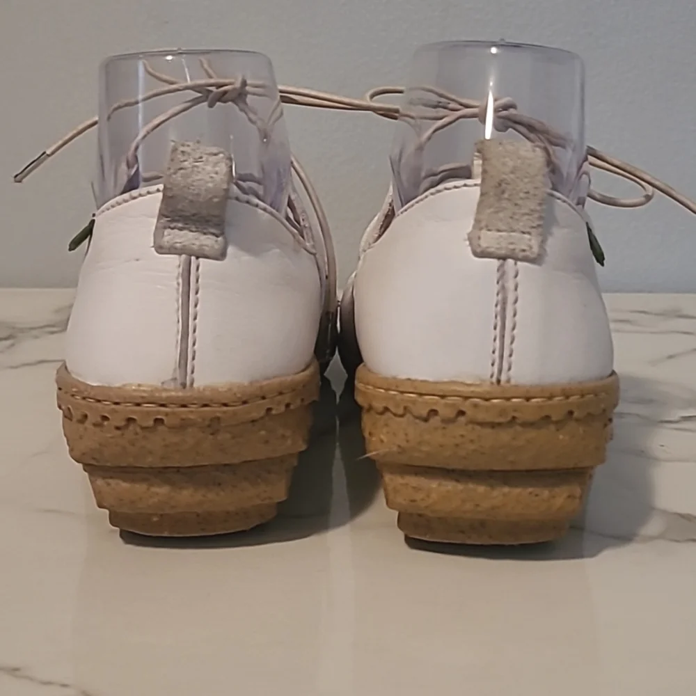 Think! Women's 8.5 White Leather Lace-up Casual Artsy Wedge Loafers Shoes Boho